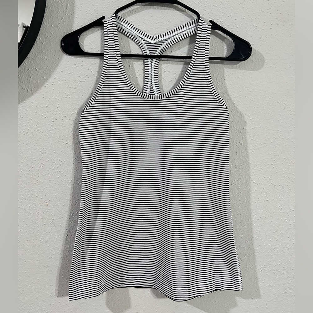Lululemon Athletica Black and White Fitted Sleeveless Tank Top